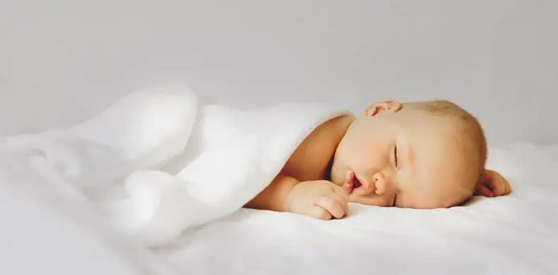 זמן לישון: 9 טיפים לביצוע טקס שינה מושלם לתינוק